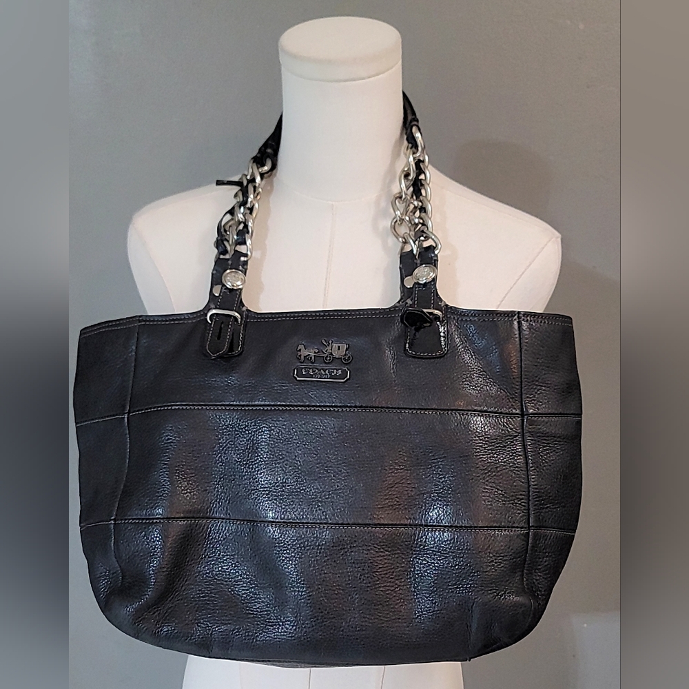 The Coach Madison Tribeca East West Black